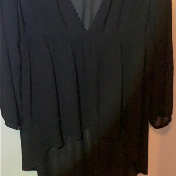 Beautiful black long sleeve shirt - Picture 3 of 3